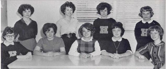 SEATED: Anna Marie P:tcc..< F^: ThriKkmorton. Barbara Glass, Rosaline Clark, and Linda Swinhart. STANDING: Paula Baxter. Margie Barnes, and Phyllis Re-se.