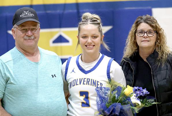 Allyson Inselman with Dad J.R. and Mom Tina