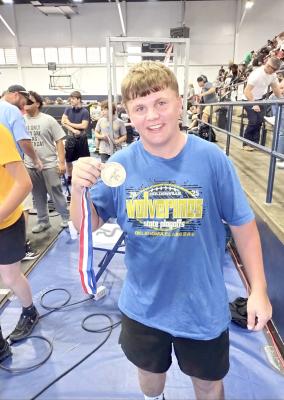 Waylon Jeffrey is the freshman state champion powerlifter in 220 pound division! Waylon posted a total of 1095 pounds!
