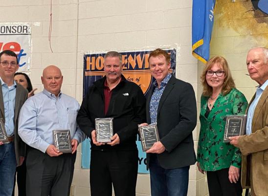 Holds Annual Chamber Banquet