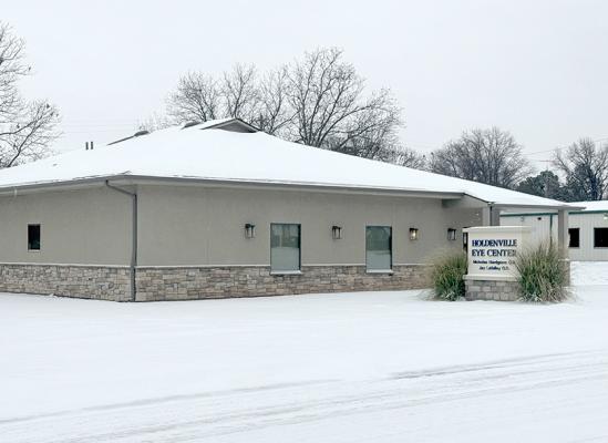 Snowfall Blankets Holdenville, Little Damage Reported