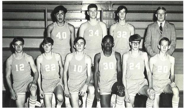 BOYS' 'B' TEAM — (First Row) Tony Epperson,, Dennis Phillips, David Ingram, Ron Hunter, Brad Middleton, and Jack Reynolds. (Second Row) Johnny Fixico, Larry Smith, Jerry Martin, and Coach Carl Moore,
