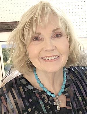 HOLDENVILLE RESIDENT LINDA GIBBS RECEIVES LEGACY OF LOVE AWARD