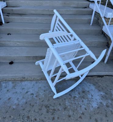 EARTHQUAKE ROCKS HOLDENVILLE