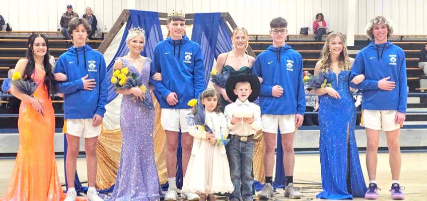 MOSS HOMECOMING COURT 2024. Left to right : Freshman- Tara Keesee Treydyn Armstrong, Juniors Queen and King Ava O’Kelley Grady Mills, Juniors Gracie Provence Trevor Story, Sophomore Reese Harris and junior Orion Pointer, Flower girl Billye Gann and crown bearer Emmytt Mudd. Moss Homecoming Photos Courtesy of Misti O’Kelley