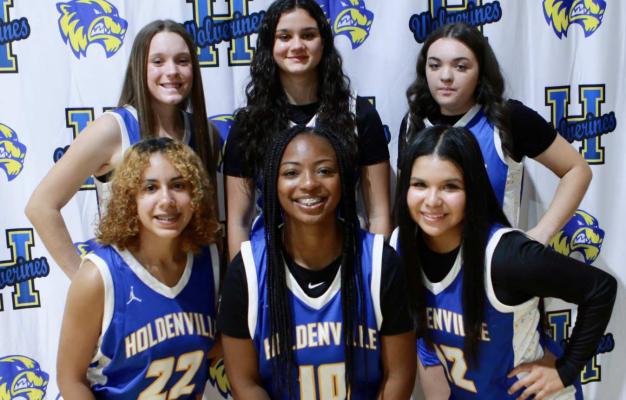 THE HOLDENVILLE HIGH SCHOOL GIRLS’ BASKETBALL TEAM HAS 6 SENIORS ON THE ROSTER. All six girls have seen a significant amount of playing time.The six girls are: Front row:Blakeli Whiteman, Mylisha Allen, Ryleigh Tiger. Back row: Madi McFarland, Brooklyn Nelms, Cylee Null.