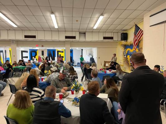 HOLDENVILLE FFA RAISES $18,000 AT ANNUAL PIE AUCTION