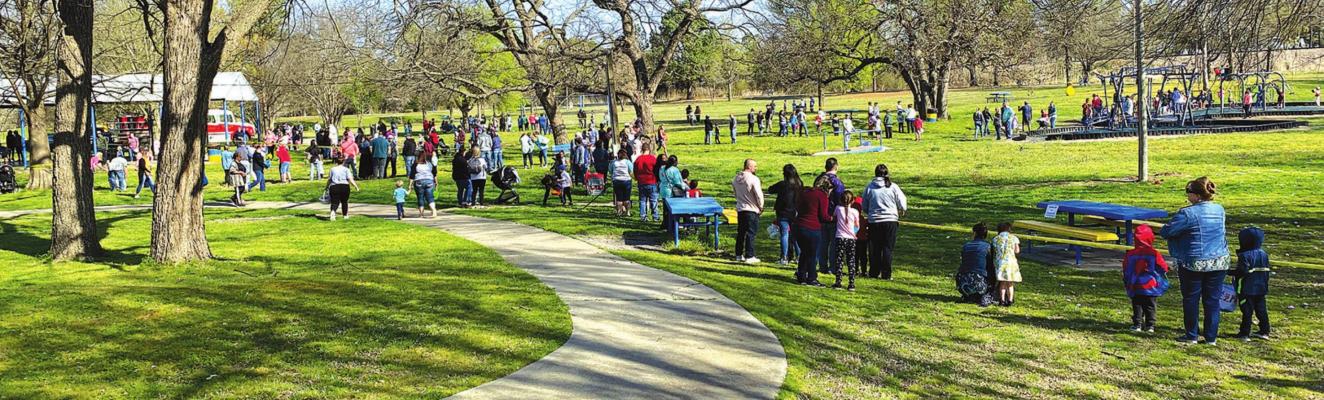 Large Crowd Gathers for Kiwanis Easter Egg Hunt
