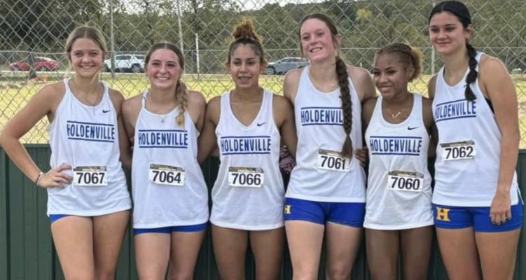 THE HOLDENVILLE WOLVERINE CROSS COUNTRY TEAM HAS BEEN RECOGNIZED AND HONORED FOR THEIR WORK IN THE CLASSROOM! The girls have a combined grade point average of 3.86! Daisy Wood, Darcy Shepherd, Blakeleigh Whiteman, Belle McFarland, Destiny Jennings and Brooklyn Nelms have earned a Academic Achievement Award for Holdenville High!
