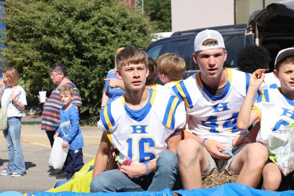 Eli Robinson, Chevy Meeks