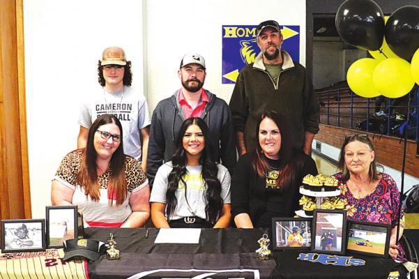 HHS Girls Sign Letters of Intent