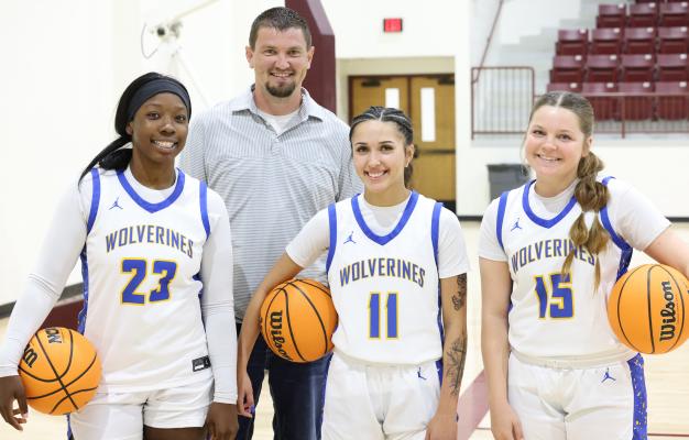 Holdenville basketball coach, Dillion Snow, was chosen to coach the East squad in the 2025 Ada Area All-Star Classic. Holdenville players Myah Olden, Princess O’Neil and Bella Smith played on the East Squad.