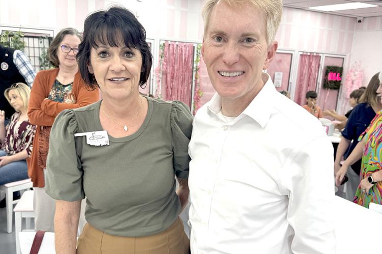 Local Sweeney Real Estate Agent Tonja Weaver with Senator Lankford.